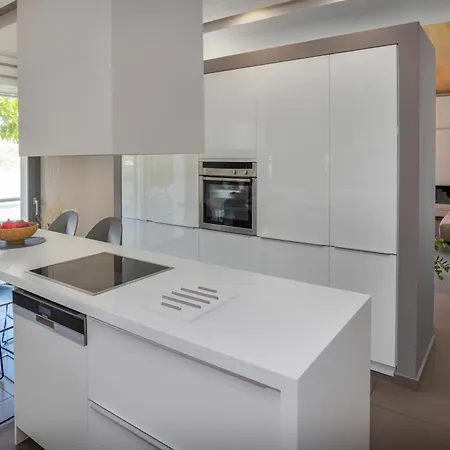 Crystal Sun Luxury Villa Giofirakia