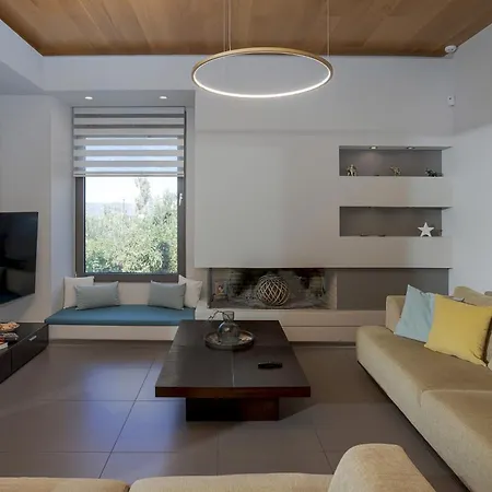Crystal Sun Luxury Giofirakia