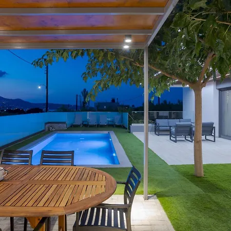 Crystal Sun Luxury Vila *